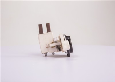 BOSCH 1 197 311 028 Číslo výrobce: EL 14V-4C/HR6. EAN: 3165142841670.