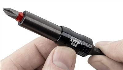 V7600